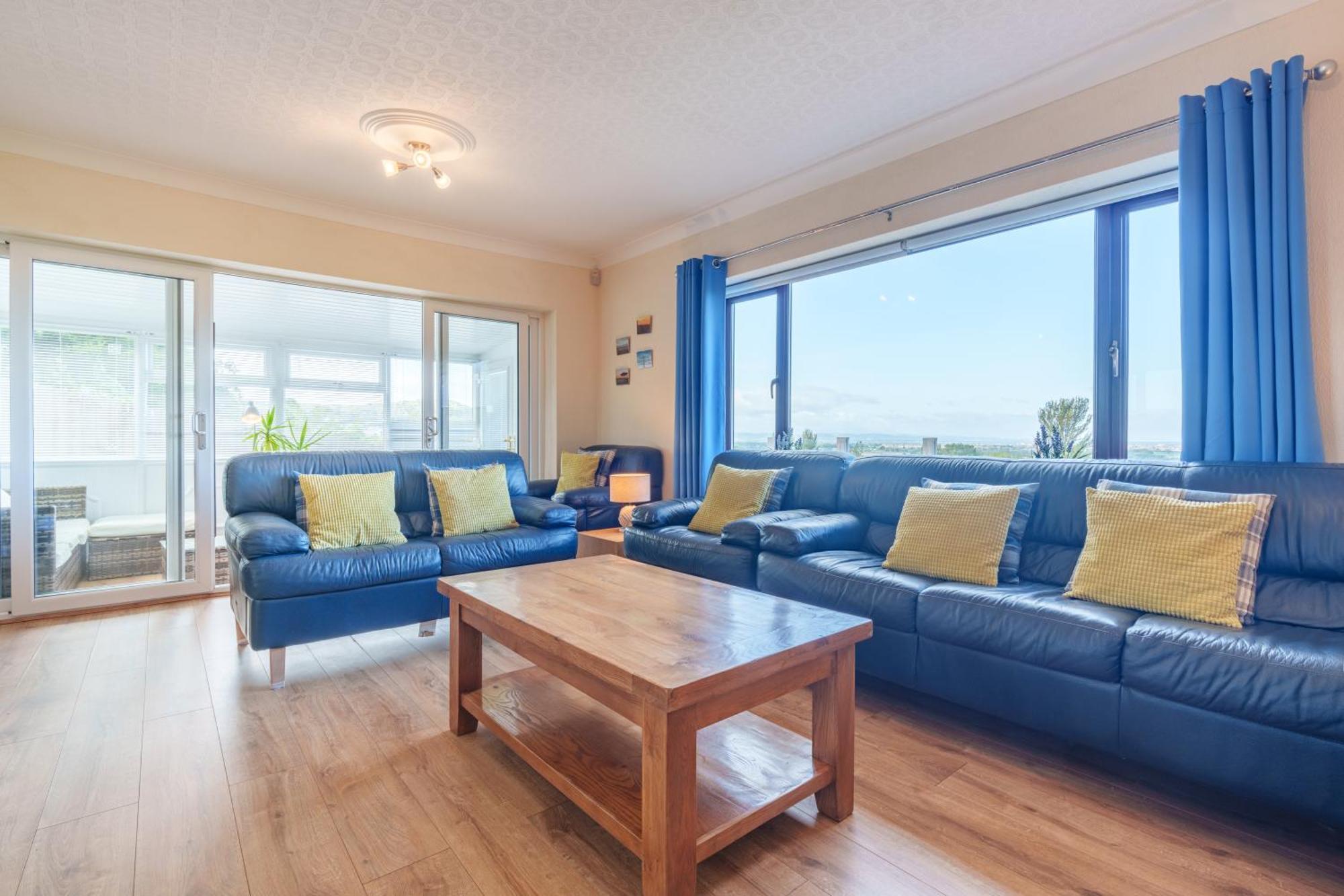 Offa'S Lodge Family Home Quiet Area With Sea Views Prestatyn Esterno foto